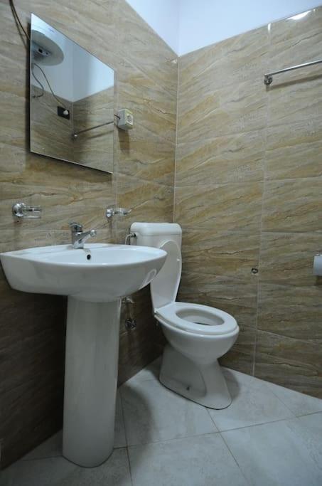 Grandpa House App.1 Apartment Тирана Екстериор снимка